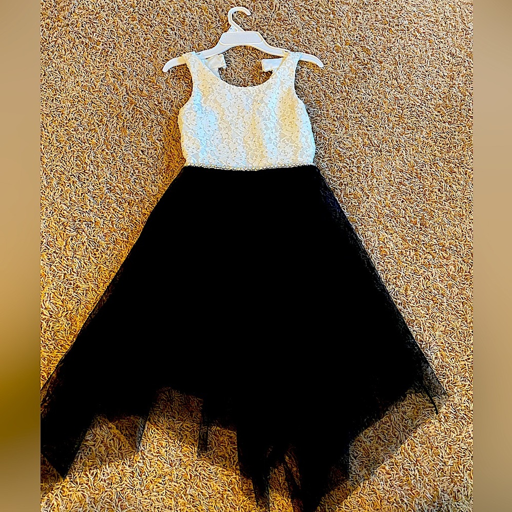 Black and white/size 10/ formal dress/speechless
